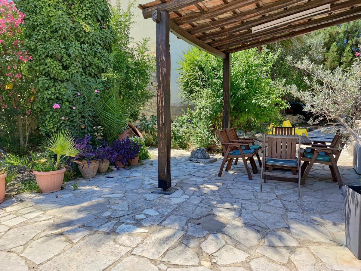 Liakoto Guest House Panayia Eksteriør bilde