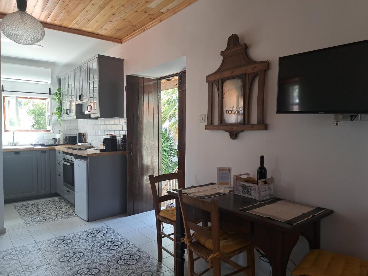 Liakoto Guest House Panayia Eksteriør bilde
